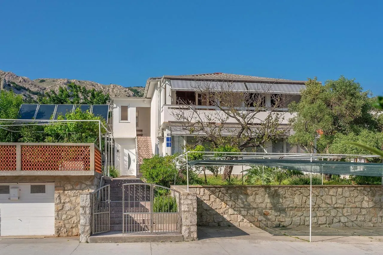 Apartment Mateo With Terrace Baska
