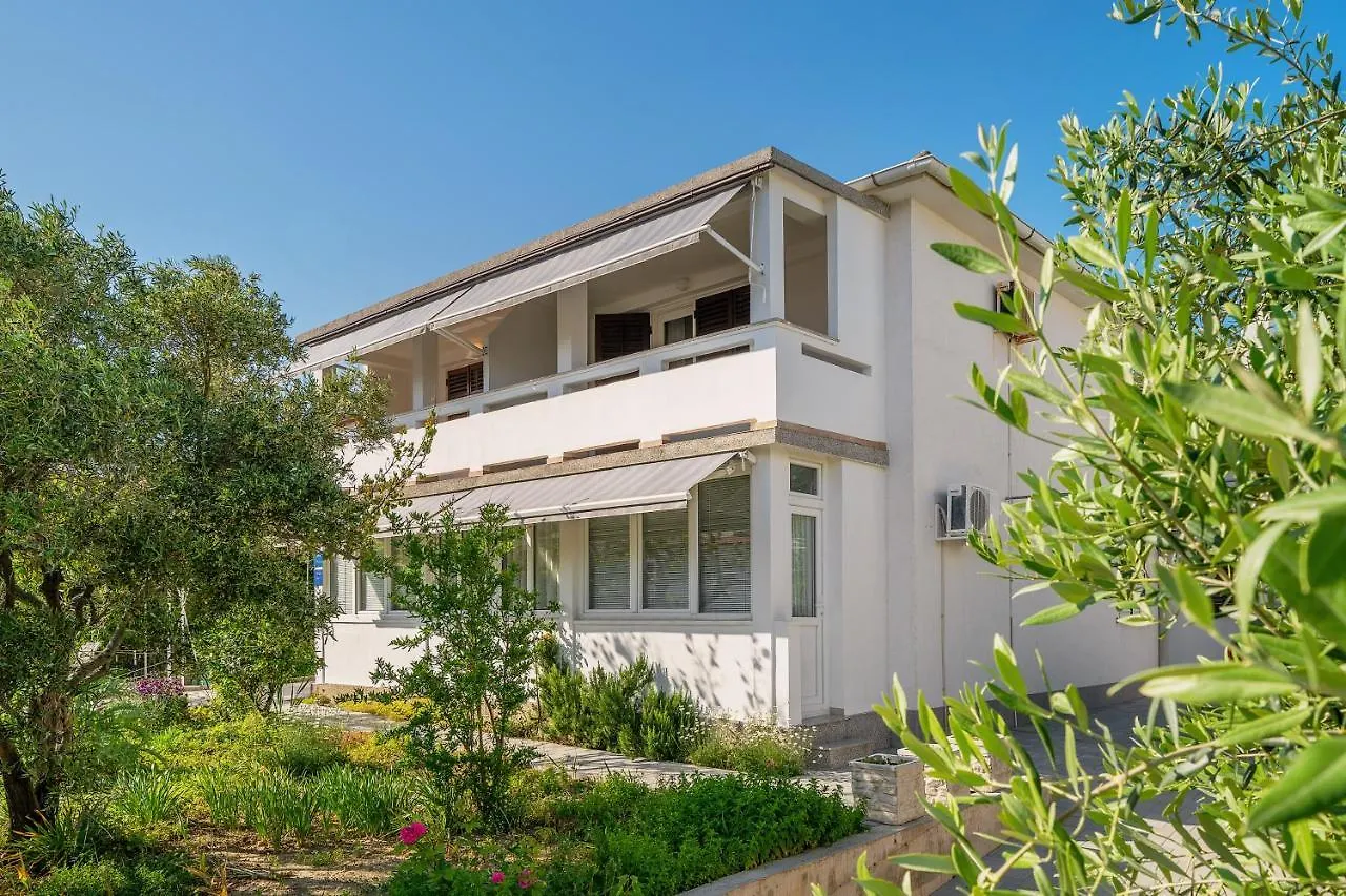 Apartment Mateo With Terrace Baska